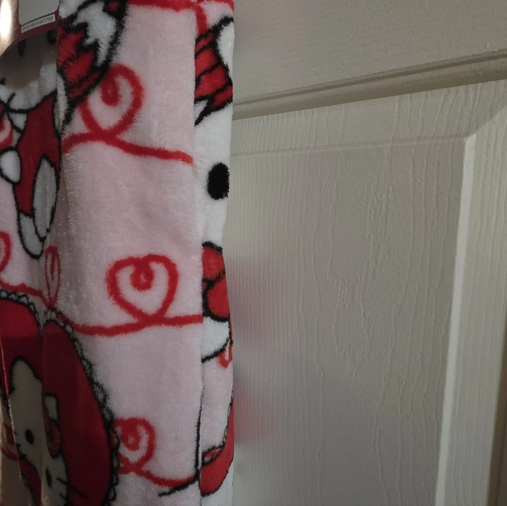Hello Kitty Valentine Plush Throw Blanket Pink Hearts Love 50x70